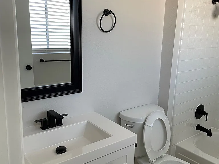 109 Blackberry Ln — Photo 7