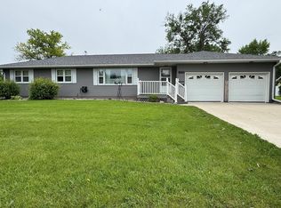 1205 W Park Ave, Olivia, MN 56277