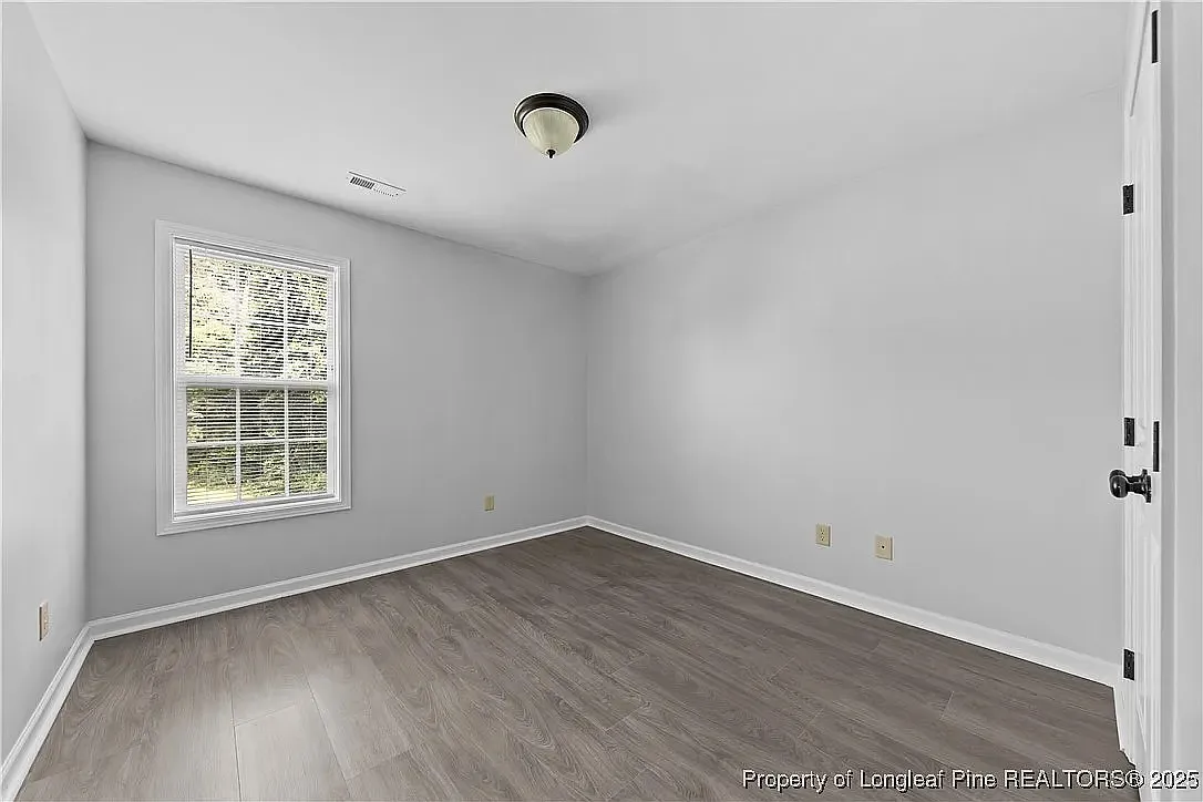 123 Burgess Lane - 125 — Photo 2