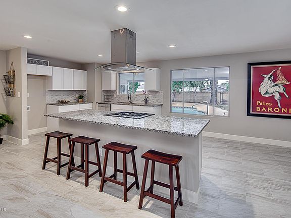 3rd image of 3817 W Cochise Dr