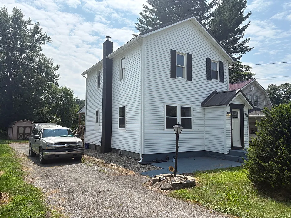 306 Jackson St