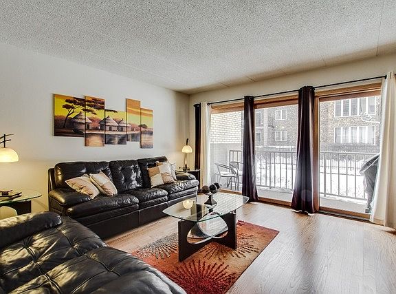 3rd image of 480 E Montrose Ave APT 109