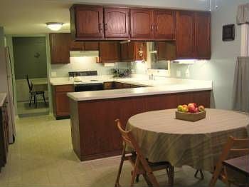 5th image of 901 Oak Knoll Dr