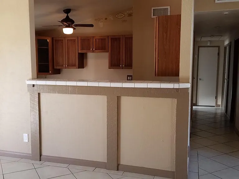 27377 Crossglade Ave — Photo 9