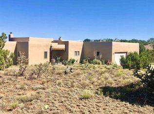 32 Estambre Rd, Santa Fe, NM 87508