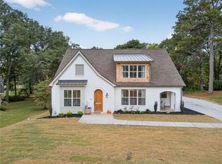 111 Lakeview Dr, Carrollton, GA 30117