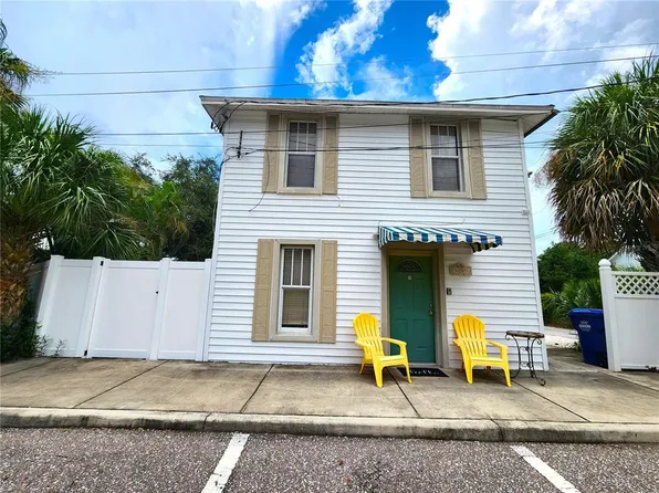 1205 Omaha Cir, Palm Harbor, FL 34683