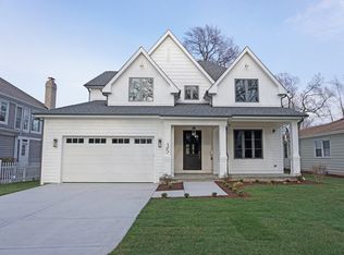 35 Arthur Ave, Clarendon Hills, IL 60514