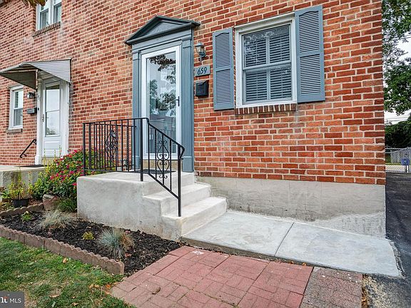 3rd image of 659 17th Ave