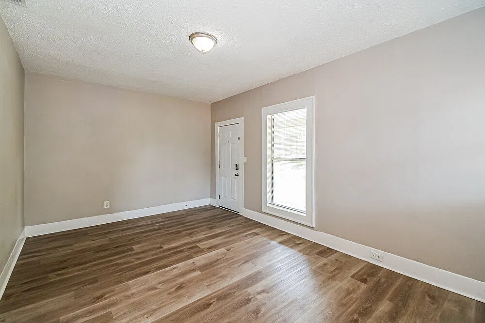 3 bed, 2.0 bath, 1395 sqft, $1,415 — Photo 4
