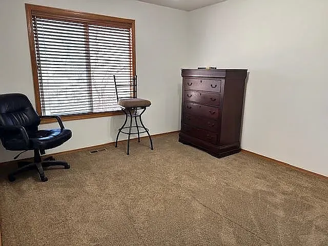 2244 N Shefford Cir — Photo 9