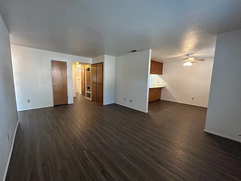 2 Lorayne Ct — Photo 5