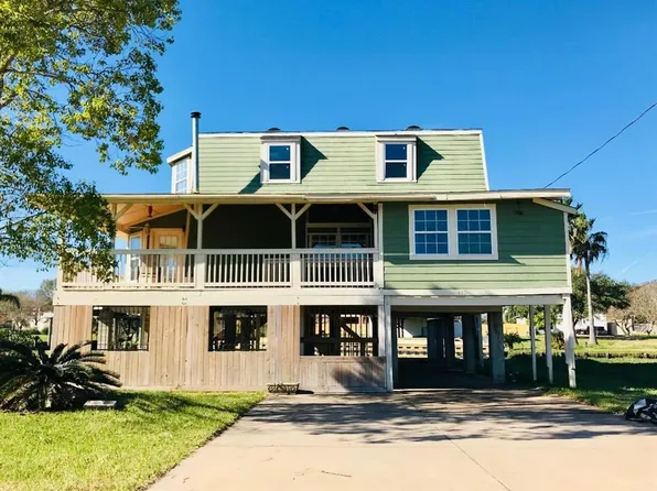 4430 Island Dr, Dickinson, TX 77539