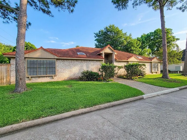 12800 Briar Forest Dr #53 — Photo 43