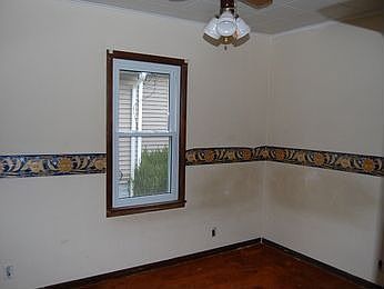 2nd image of 1423 Norton St