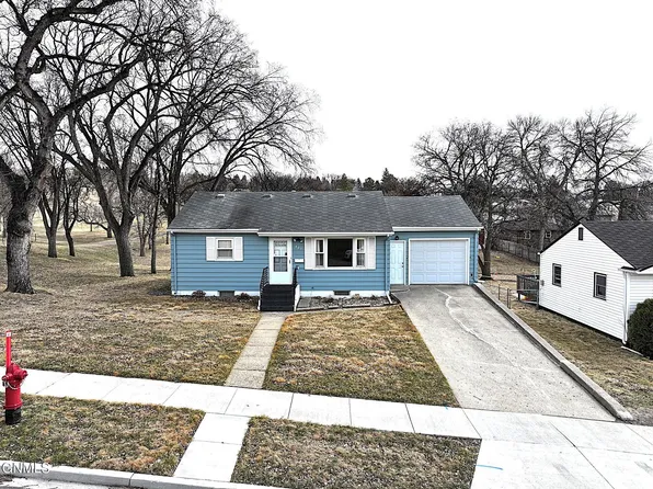 921 Lora St, Bismarck, ND 58501
