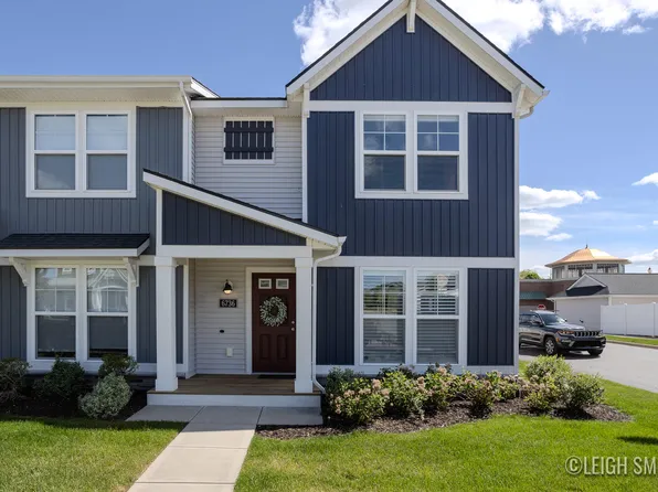 6736 Promenade St NE #30, Rockford, MI 49341