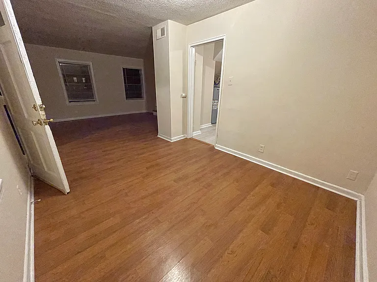 1661 Valley Ave — Photo 12