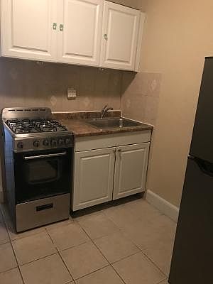 3rd image of 302 W 105th St APT 4C