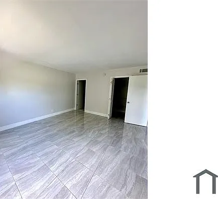 9911 Three Lakes Cir — Photo 30