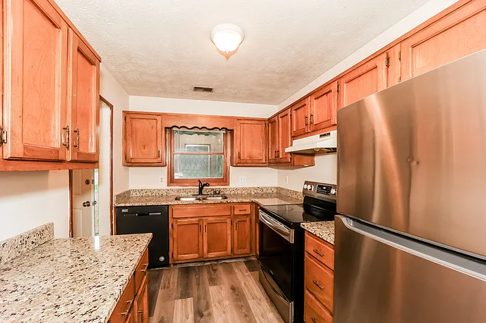 7074 Williamsburg Dr — Photo 6