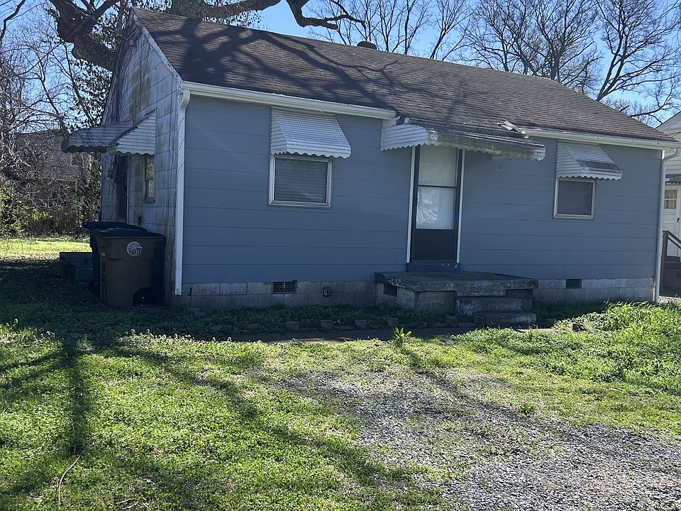 2nd image of 923 Marilyn Rd