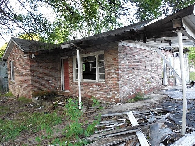 1st image of 415 Abraham St