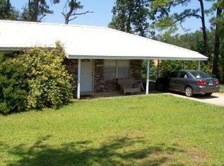 11 North St, Carriere, MS 39426