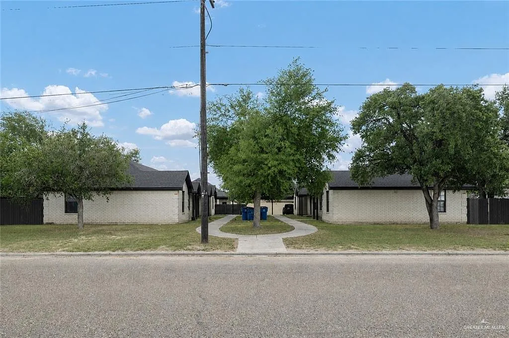 2 bed, 2.0 bath, 946 sqft, $1,200 — Photo 3