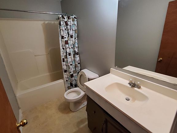 5th image of 5037 Breezefield Dr SE