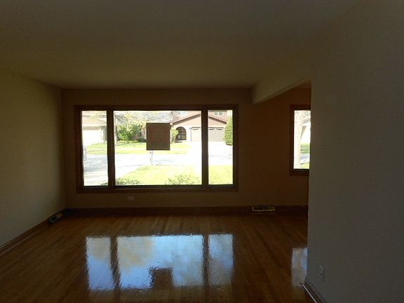 2nd image of 12519 Menard Ave