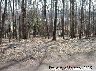 157 Mustang Rd, Lake Ariel, PA 18436