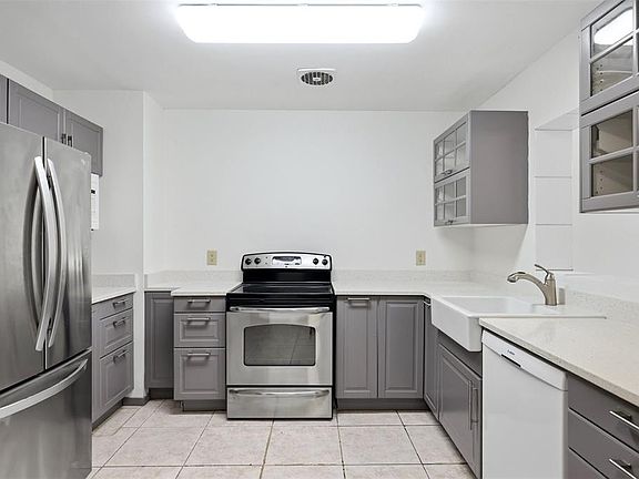 5th image of 4003 Booth Pl