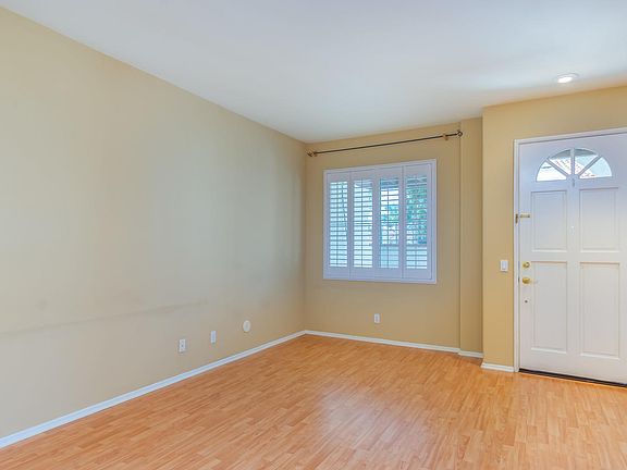 3rd image of 243 Camino Toluca