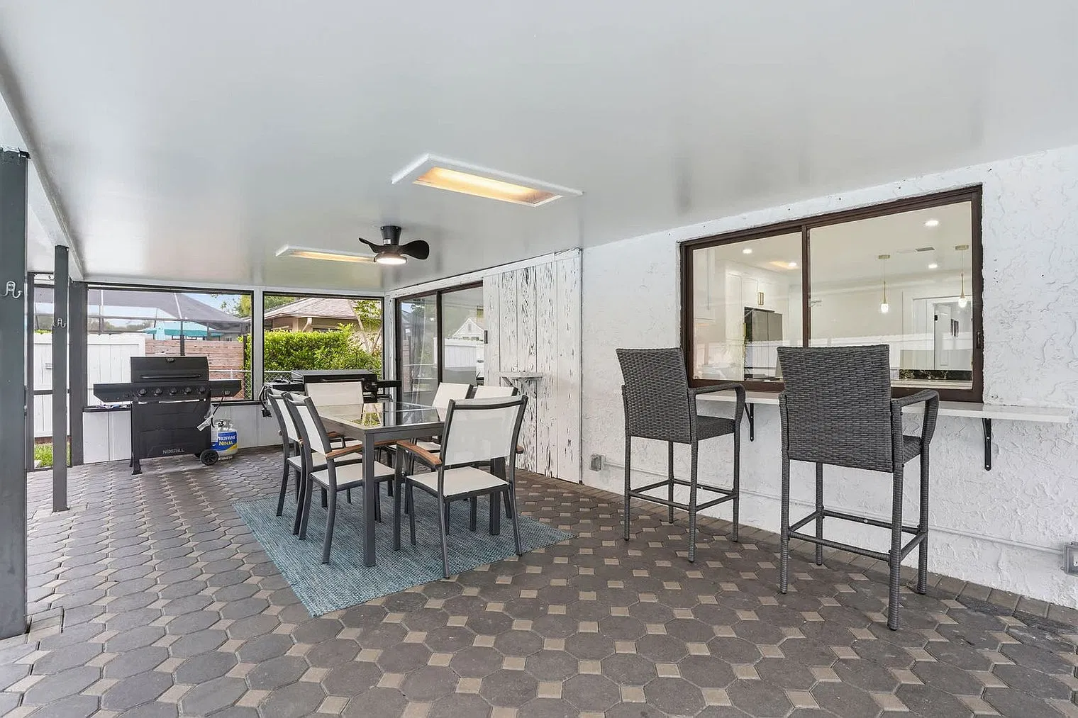 3 bed, 2.0 bath, 1754 sqft, $7,670 — Photo 3
