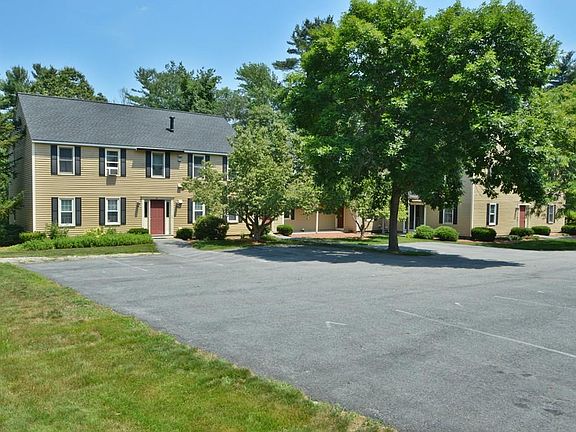 2nd image of 31 Lantern Ln Unit 3