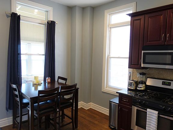 3rd image of 1445 W Augusta Blvd APT 3