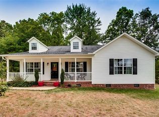 814 Charter Oaks Dr, Randleman, NC 27317