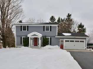 32 Harvest Ln, Rush, NY 14543