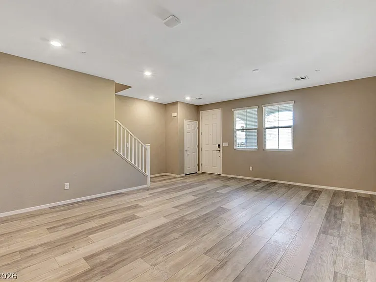 28 Lomita Heights Dr — Photo 8