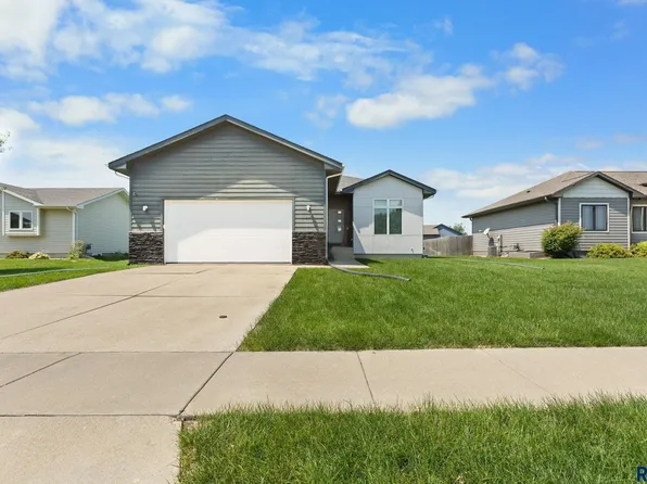 307 S Shebal Ave, Harrisburg, SD 57032