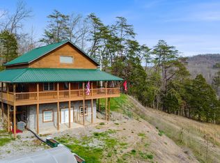 6938 War Creek Rd, Thorn Hill, TN 37881