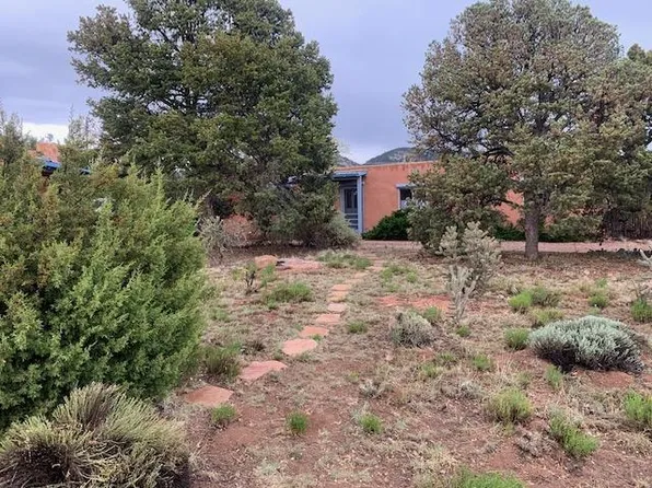 1921 Fort Union Dr, Santa Fe, NM 87505