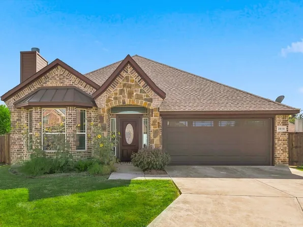 2010 Maxwell Ct, Aubrey, TX 76227