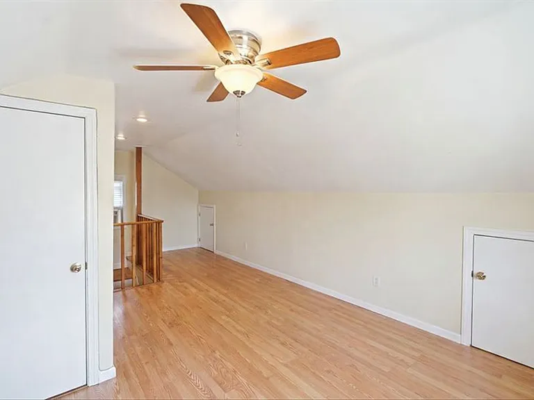 77 William St — Photo 31