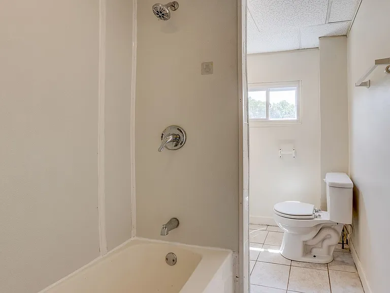 2614 S 18th St — Photo 18