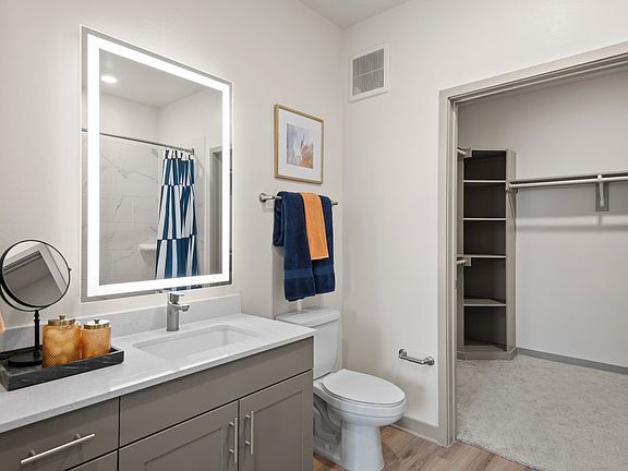 5th image of 4010 Angelina Dr