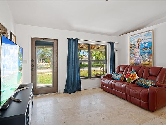 4th image of 100 NE 51st Street
