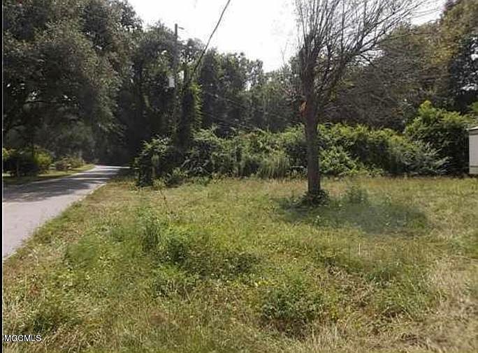 2nd image of 16109 Wolf Ridge Rd