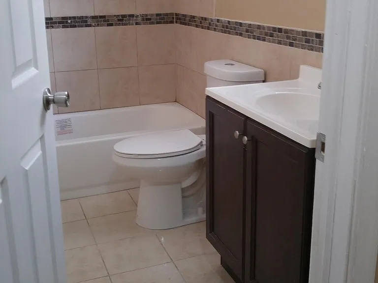 1715 W Huntingdon St #1R — Photo 9